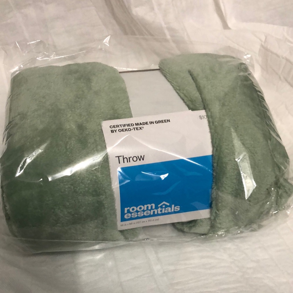 Room Essentials Plush Throw - Light Sage Green